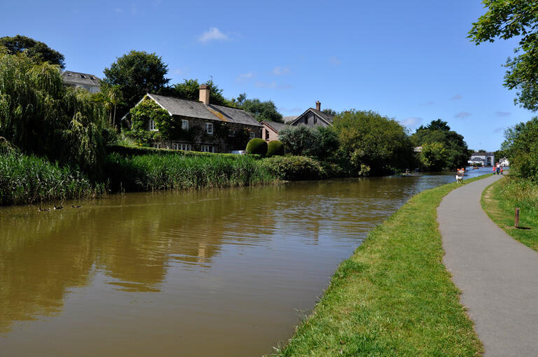 Bude Canal and Coast circular walk