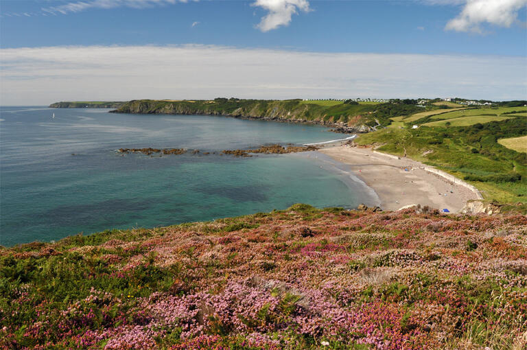 Kennack Sands beach - circular walks