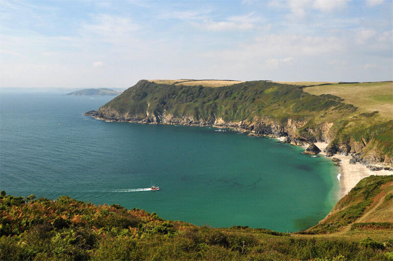 Lantic Bay, Lantivet Bay and Lansallos circular walk